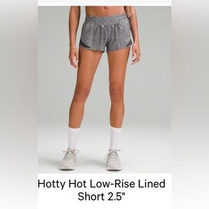 lululemon athletica Women's Black Athletic Shorts 2.5